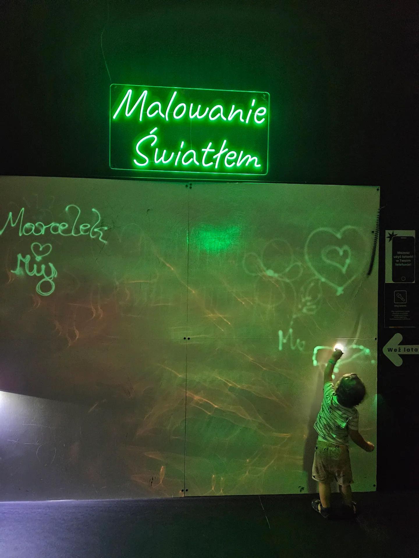 Funzeum w Gliwicach z dziećmi – kolorowe instalacje i świetna zabawa – zdjęcie 11